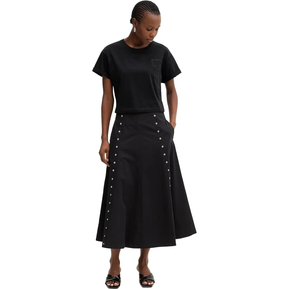 T-shirt Donna Twinset - T-Shirt In Jersey Con Ricamo "T" - Nero